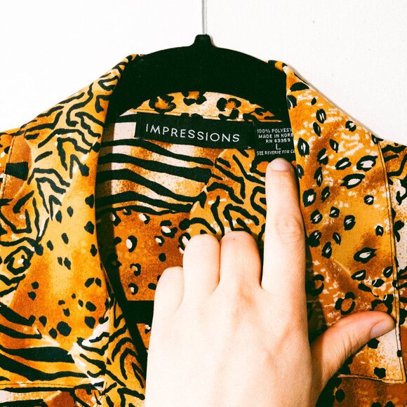 Vintage 90s/Y2K Impressions Patchwork Animal Print Blouse w/ Abalone Buttons - Picture 6 of 6